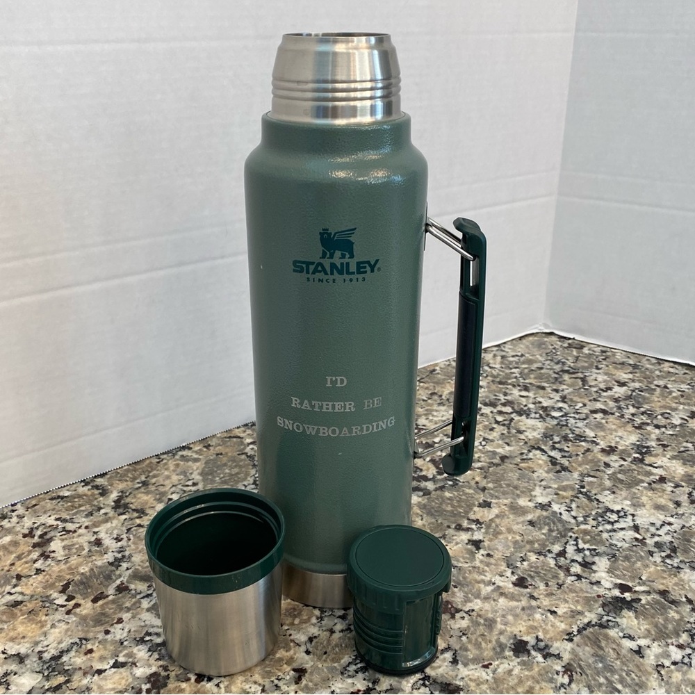 Stanley Classic Legendary Insulated Bottle 1.5qt  I’d Rather Be Snowboarding